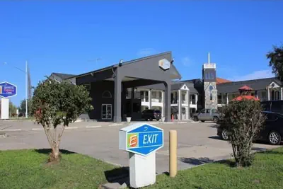 Photo 2 - Hotel O Executive Inn & Suites Cuero Hwy 87