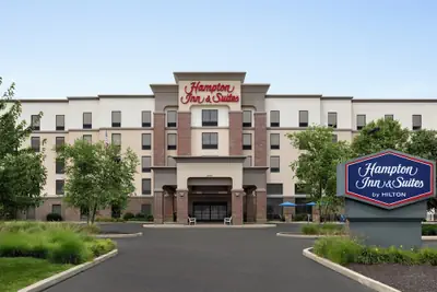 Photo 2 - Hampton Inn & Suites Pittsburgh/Harmarville