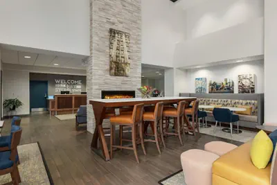 Photo 3 - Hampton Inn & Suites Pittsburgh/Harmarville