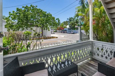 Photo 2 - Sea Breeze by Brightwild Off-street Parking