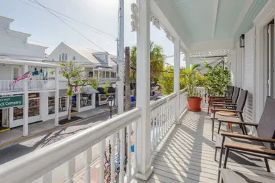 Photo 2 - Sky Suite on Duval by Brightwild Condo w Balcony