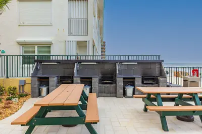 Photo 4 - Oceanfront Apt at Sunglow Resort Seaside Suite