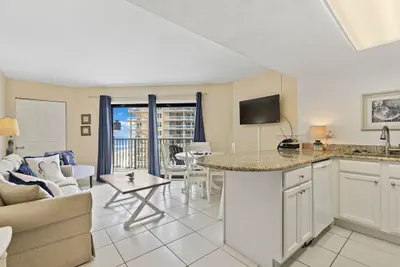 Photo 4 - Ocean Views Pool Hot Tub Seahorse Suite 907