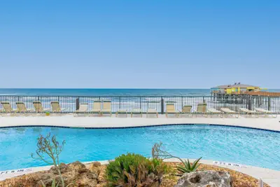 Photo 2 - Tropical Palms Partial Ocean View Pool Hot Tub