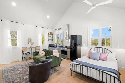 Photo 3 - Casa Julieta Luxury Ybor-themed Studio