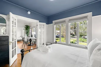 Photo 3 - The Adaline 1 Luxury Hyde Park Apt Near Bayshore