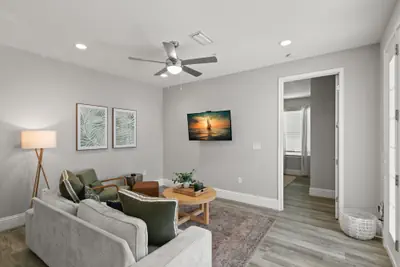 Photo 4 - Canopy Cove Stunning 2BR Apt Heart of Downtown