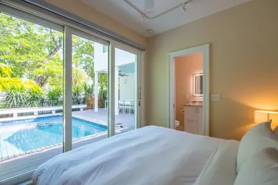 Photo 2 - NEW The Rigby House - Pvt Pool Amazing Location