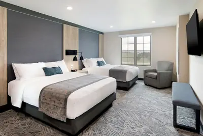 Photo 4 - ClubHouse Hotel & Suites - Rapid City
