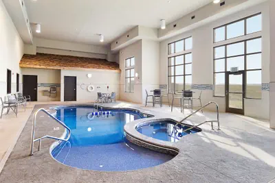 Photo 2 - ClubHouse Hotel & Suites - Rapid City
