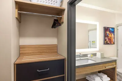 Photo 4 - Candlewood Suites Navasota by IHG