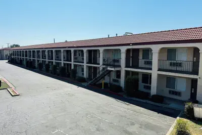 Photo 2 - Casa Blanca Hotel - Azusa, Los Angeles