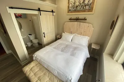 Photo 4 - The Roanoke Hotel