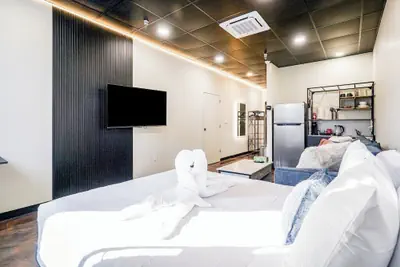 Photo 2 - Melwood Suites Unit 106 Studio