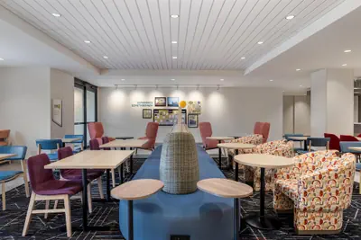 Photo 5 - Home2 Suites By Hilton Ames