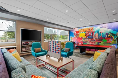 Photo 4 - Tru By Hilton Kansas City Airport