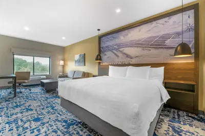 Photo 2 - Best Western Plus Marquette Hotel & Suites