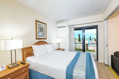 Photo 5 - Emerald Seas Deerfield Beach Club