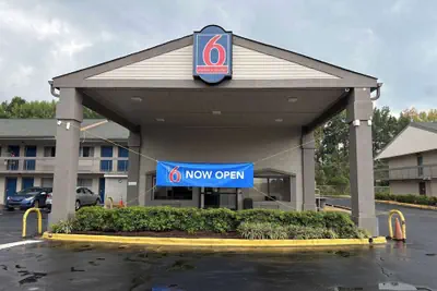 Photo 2 - Studio 6 Suites Charlotte, NC - Northlake