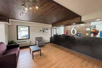 Photo 4 - Studio 6 Suites Charlotte, NC - Northlake