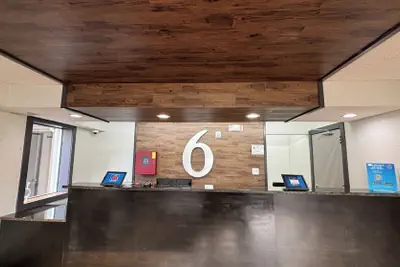 Photo 5 - Studio 6 Suites Charlotte, NC - Northlake