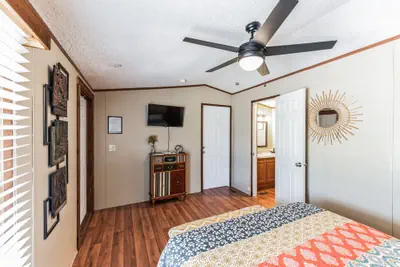 Photo 3 - Bohemian Rhapsody - 1 Bedroom Hotel Room by The Lodges at Fossil Creek