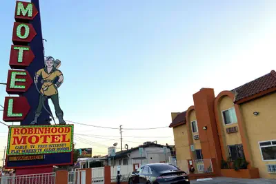 Photo 2 - Robinhood Motel Anaheim West