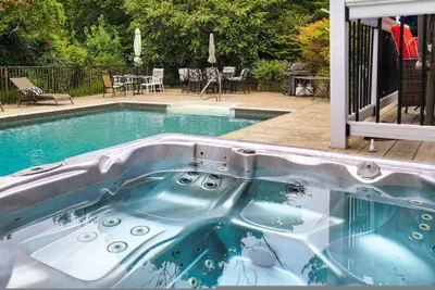 Photo 4 - Jacuzzi - West Point - Family Friendly