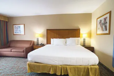 Photo 5 - OYO Hotel Harriman near I-40