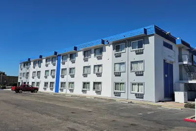 Photo 2 - MetroParc 'nSuites