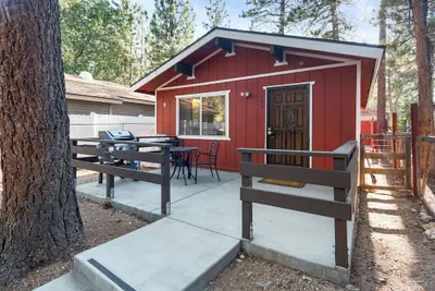Photo 2 - Cute Cozy Cabin