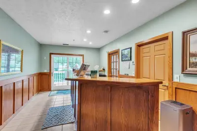 Photo 4 - 2nd Floor Front Side Signature Suite - 201 by Grand Wood Suites