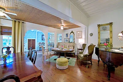 Photo 4 - Chesnut Cottage Inn
