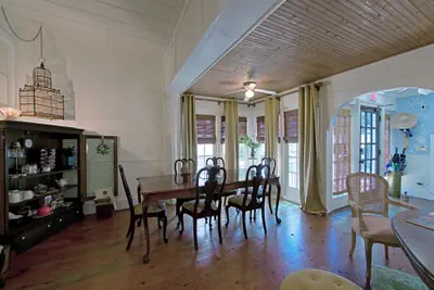 Photo 5 - Chesnut Cottage Inn