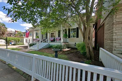Photo 2 - Chesnut Cottage Inn
