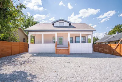 Photo 2 - Inviting 4br/2ba Near Downtown & Riverwalk