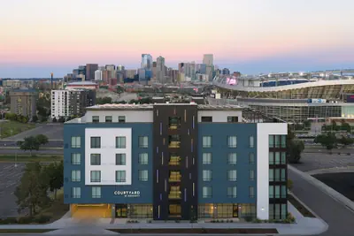 Photo 2 - Courtyard by Marriott Denver Downtown West