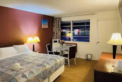 Photo 3 - Regent Motel