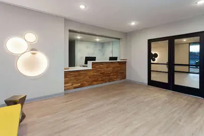 Photo 5 - ECHO Suites Extended Stay by Wyndham Madison