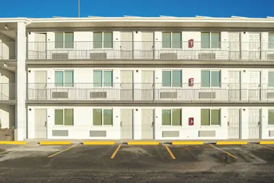 Photo 2 - The Alice Hotel