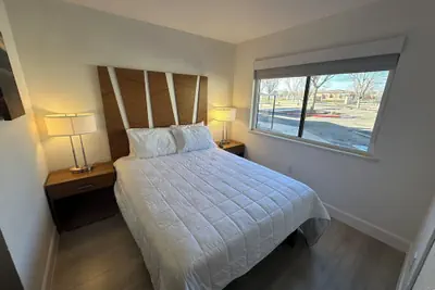 Photo 3 - B&J HOTELS