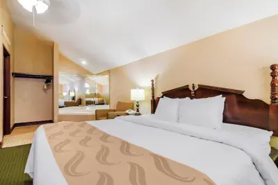 Photo 3 - Precious Hotel