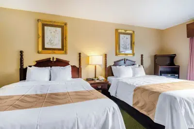 Photo 5 - Precious Hotel