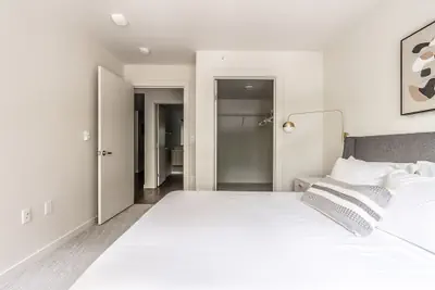 Photo 4 - Sophari Downtown: Bellevue Apartments