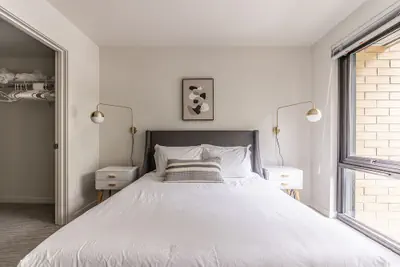 Photo 5 - Sophari Downtown: Bellevue Apartments