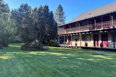 Photo 2 - Discovery Inn