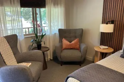 Photo 4 - Discovery Inn