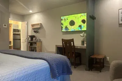 Photo 5 - Discovery Inn