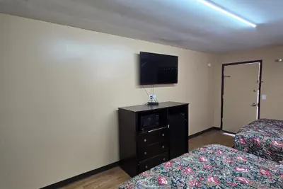 Photo 4 - Candle Light Motel