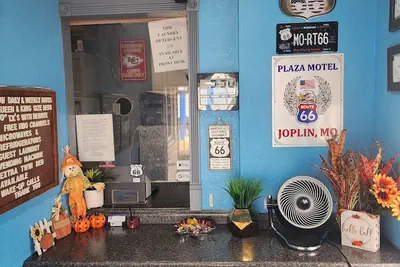 Photo 3 - Plaza Motel